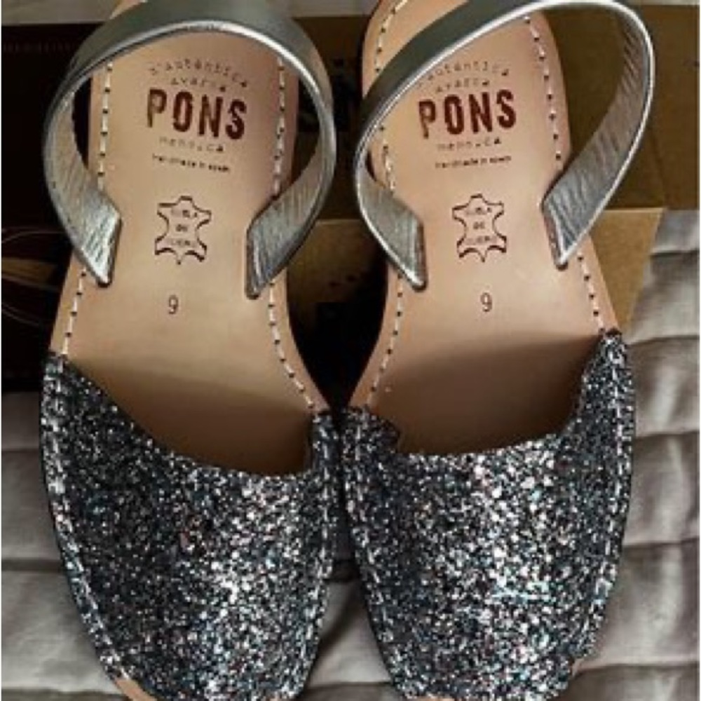PONS Avarcas - like NEW in box - Sz 9 - worn a few times